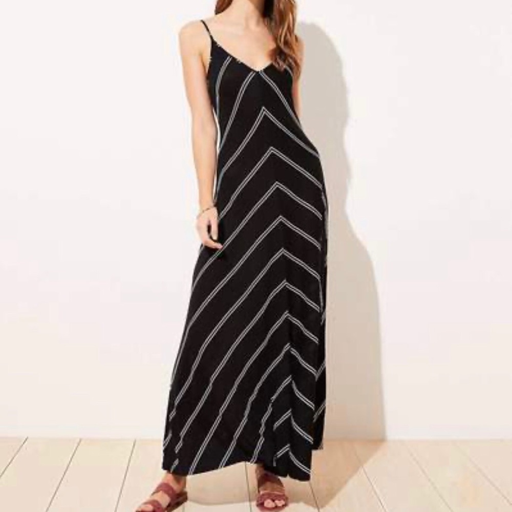 Like new! Loft Black & white Maxi Dress
